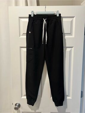 Figs Women’s Black Zamora Jogger Scrub Pants